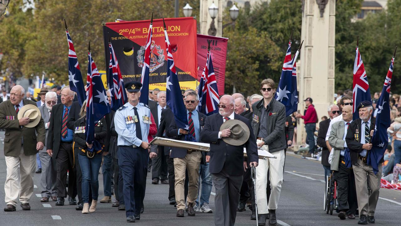 Anzac Day Thousands in Adelaide CBD for historic Aboriginalled Dawn