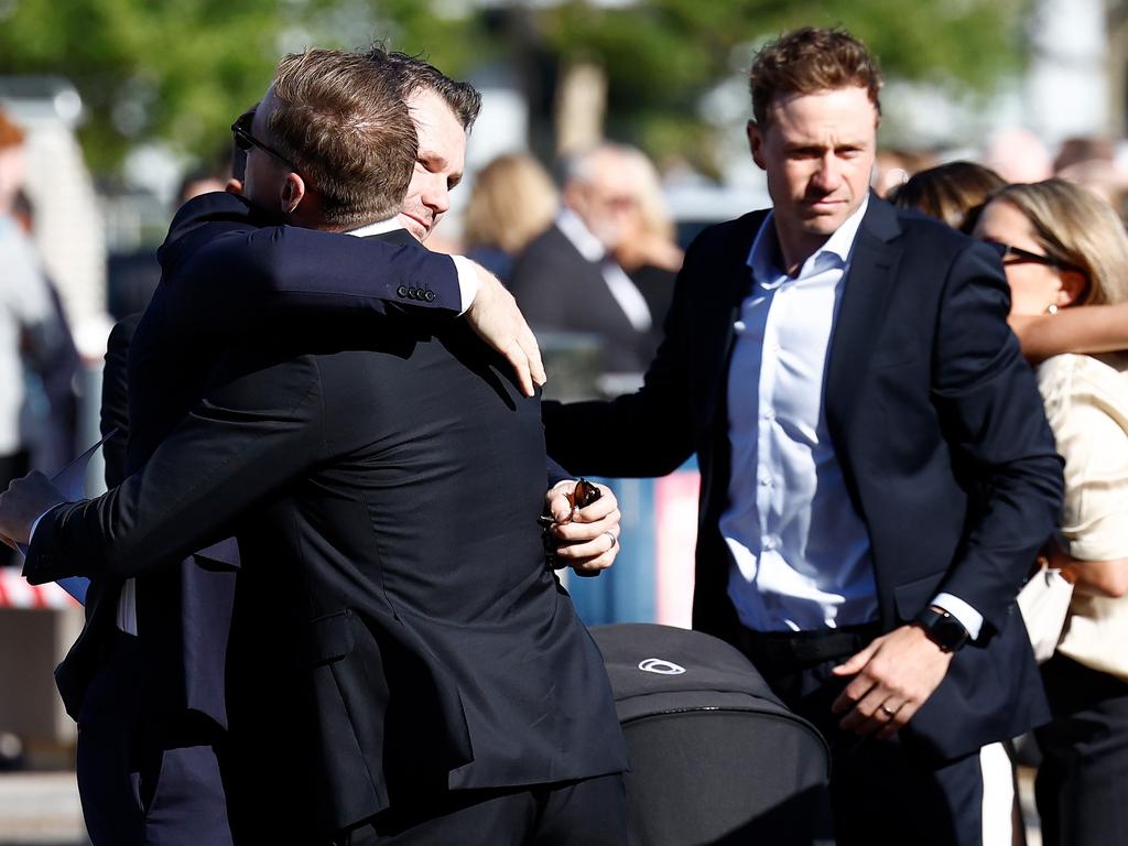 Patrick Dangerfield hugs Scott Selwood. Picture: Michael Willson/AFL Photos