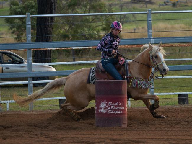 Angeline Kattenberg riding Sarskia.