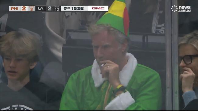 Will Ferrell dresses as iconic "Elf" character at hockey game