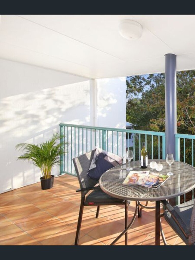 Edwards St Sunshine Beach $340,000.