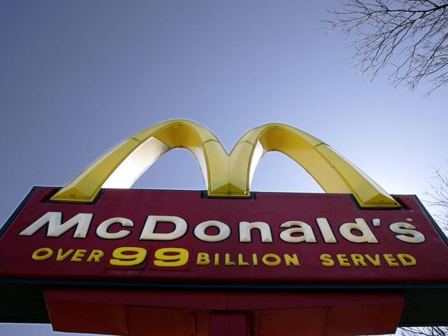 APRIL 14, 2005 : A newly modeled McDonald's restaurant sign on the site of Ray Kroc's original McDonald's in Des Plaines, Illinois 14/04/05.USA