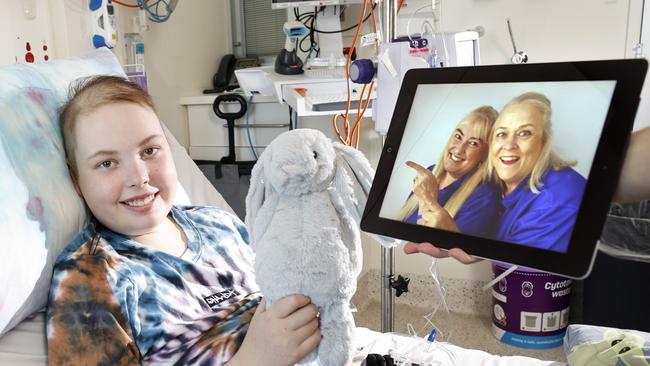 Cancer Crusaders Sharon Markovic and Ruth Murray virtually visit cancer patient Maddison Arthur, 11, from Hobart. Picture: Alex Coppel.