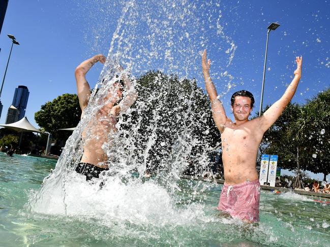 BRISBANE, AUSTRALIA - NewsWire Photos SEPTEMBER 2, 2024:  Luca Reddi from the UK and Stephan Enckhof from the Netherlands in South Bank.Fun in the sun at Brisbane Lagoon, South Bank.Picture: NewsWire / John Gass