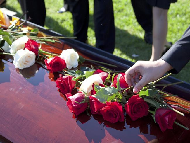 ‘I refuse to allow my kids to choose my funeral photos’