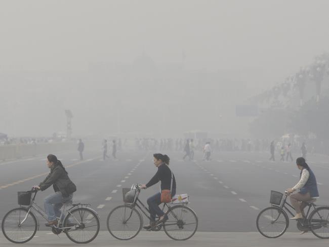 It’s clear we need to avoid this: Polluted smog over Tiananmen Square.