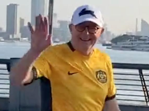 Prime Minister Anthony Albanese wearing a Sydney Rabbitohs jersey during a walk on the Bund in Shanghai, China. https://twitter.com/wmdglasgow
