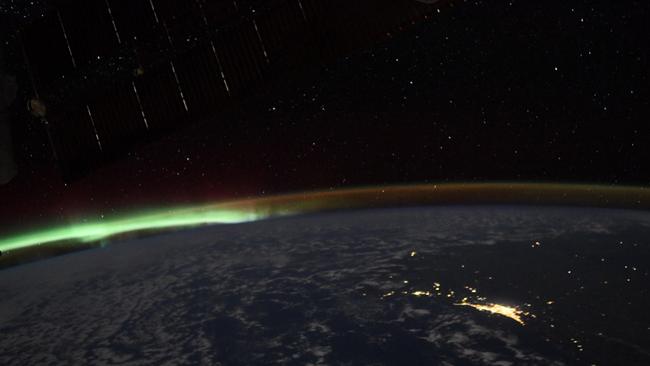 The view of the Aurora Australis from space on August 18, 2022. Picture: Twitter/ @Astro_FarmerBob