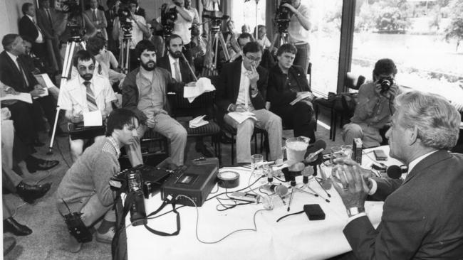 Prime Minister Bob Hawke gives a press conference about a week out from the election.