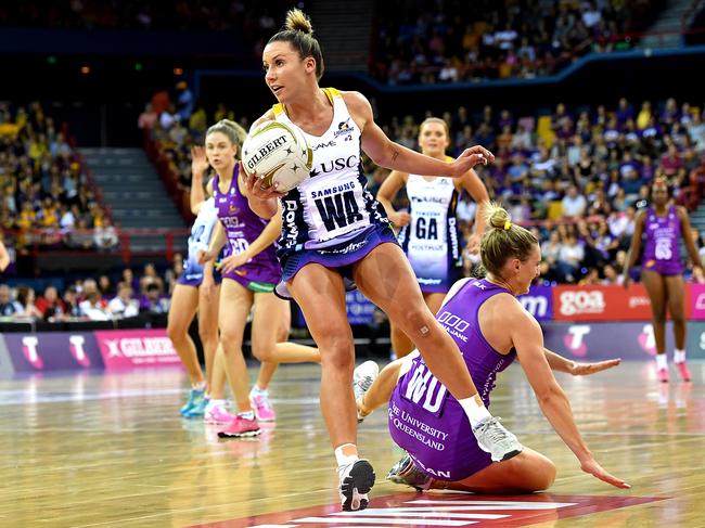 Lightning’s Kelsey Browne wins another midfield battle. Picture: Getty Images