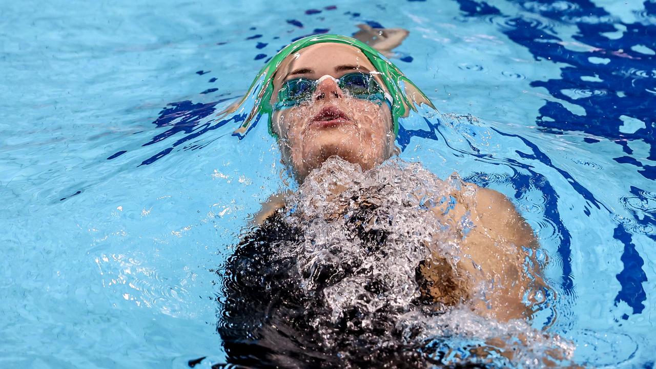 Kaylee McKeown has done it again, breaking her own world record. (Photo by David Balogh/Getty Images)