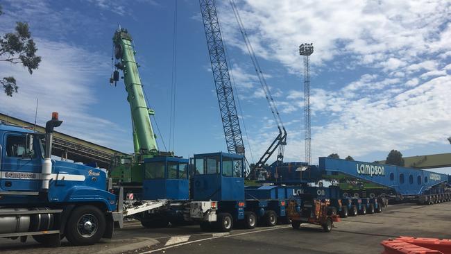 VicRoads warns of traffic delays as huge generator travels across