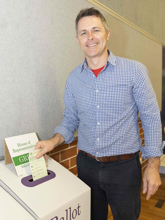 Jason Clare votes at Condell Park Public School. Picture: Matthew Vasilescu