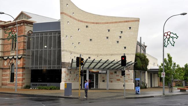 Mt Gambier Council chambers on Commercial Street. Both Mt Gambier and Grant council residents have voted against a merger. Picture Campbell Brodie.