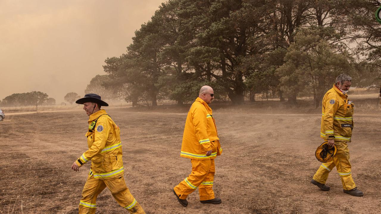 Ongoing bushfires in Victoria are yet to be contained, while the risk of fires in NSW has been elevated for Friday. Picture: NewsWire / Diego Fedele