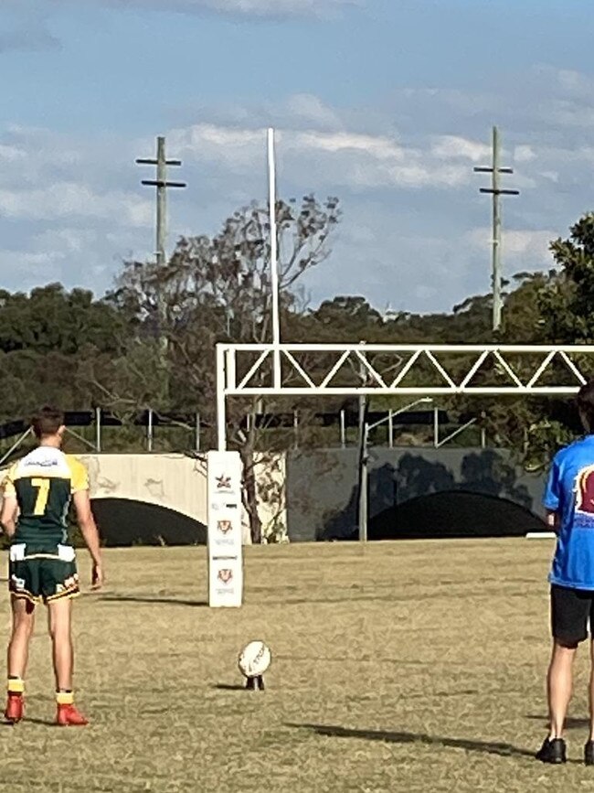 Cody Harris lines up a winning semi-final kick for Alexandra Hills SHS.