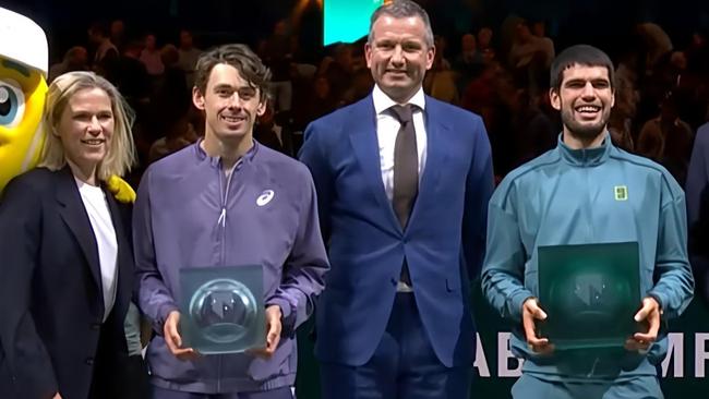 Alex de Minaur and Carlos Alcaraz with their trophies. Photo: X.