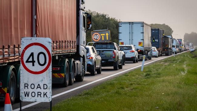 The Hume Freeway near the Murray River border crossing between Albury and Wodonga this morning. Picture: NCA NewsWire / Simon Dallinger