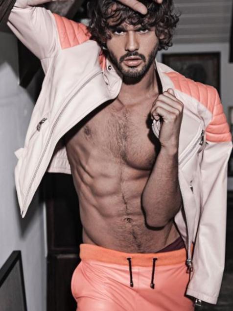 <b>Marlon Teixeira</b>