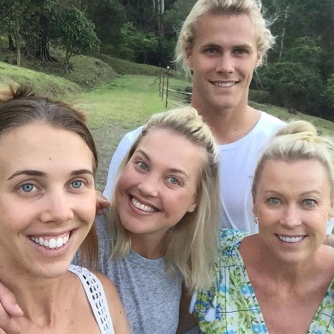 Morgan, Jaimi and Jett Kenny with their mother Lisa Curry. Picture: Instagram