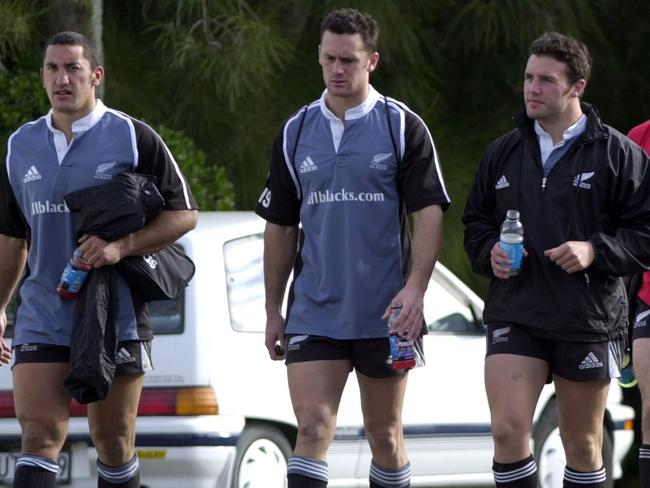 Daryl Gibson (L) and Aaron Mauger (R) often found themselves competing for the same position. Picture: Getty