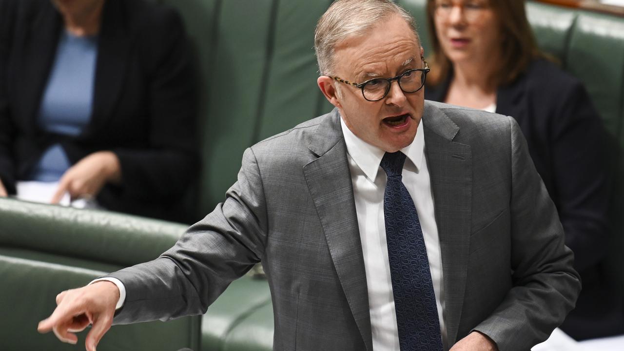 Anthony Albanese under fire SportsBet lunch amid lobbying crackdown in ...