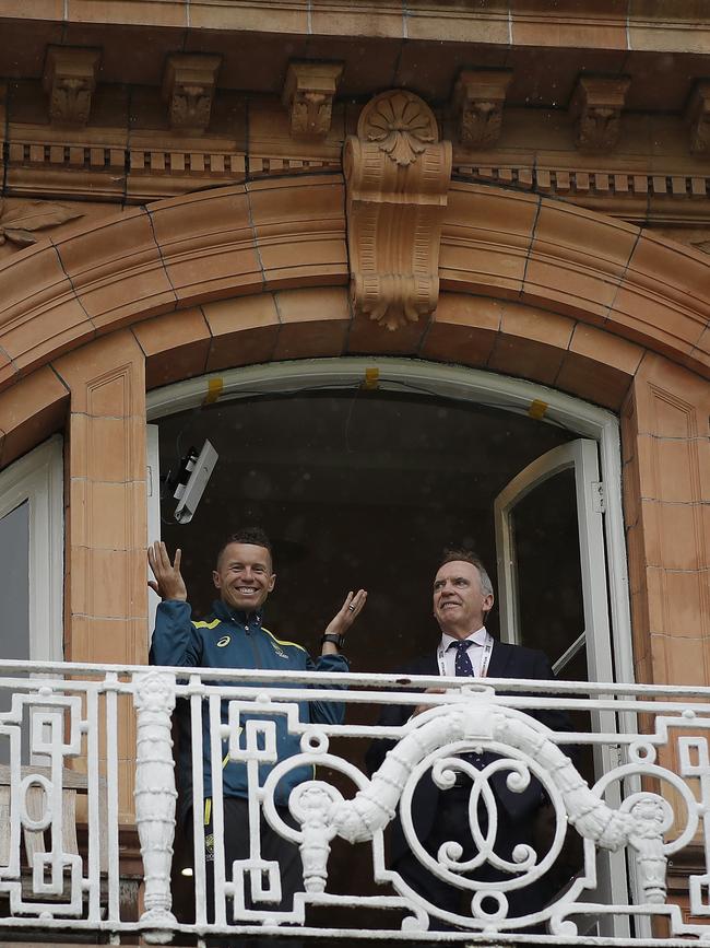 Peter Siddle with Trevor Hohns. Picture: Getty Images