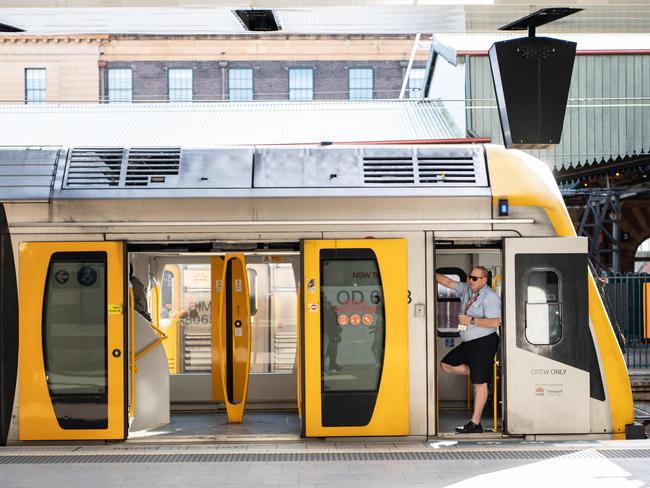 SYDNEY, AUSTRALIA - NewsWire Photos , JUNE 25, 2022: Members of public are seen at Central Station.Sydney transport trains. As train drivers are expected to strike next week   Picture: NCA NewsWire / Flavio Brancaleone