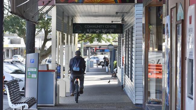 A semi-deserted Jonson St, the main commercial area in Byron Bay, on the first day of the Northern Rivers lockdown on Tuesday.