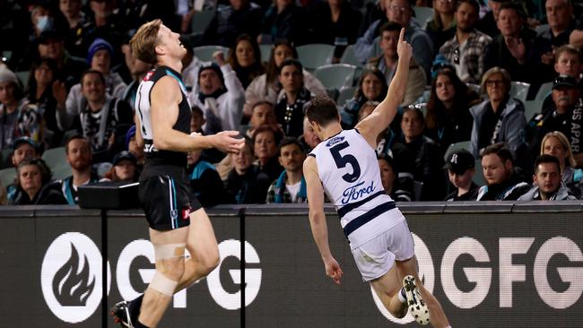 Jeremy Cameron kicks a goal as the Cats regain the ascendancy in the final quarter. Picture: James Elsby/AFL Photos via Getty Images