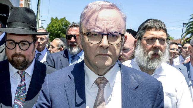 MELBOURNE, AUSTRALIA - NewsWire Photos - December 10, 2024:  , Prime Minister Anthony Albanese visits Adass Israel Synagogue in Ripponlea which was destroyed when fire bombed last week., Picture: NewsWire /David Geraghty