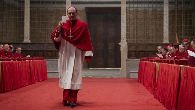 Ralph Fiennes as Cardinal Thomas Lawrence in Conclave.