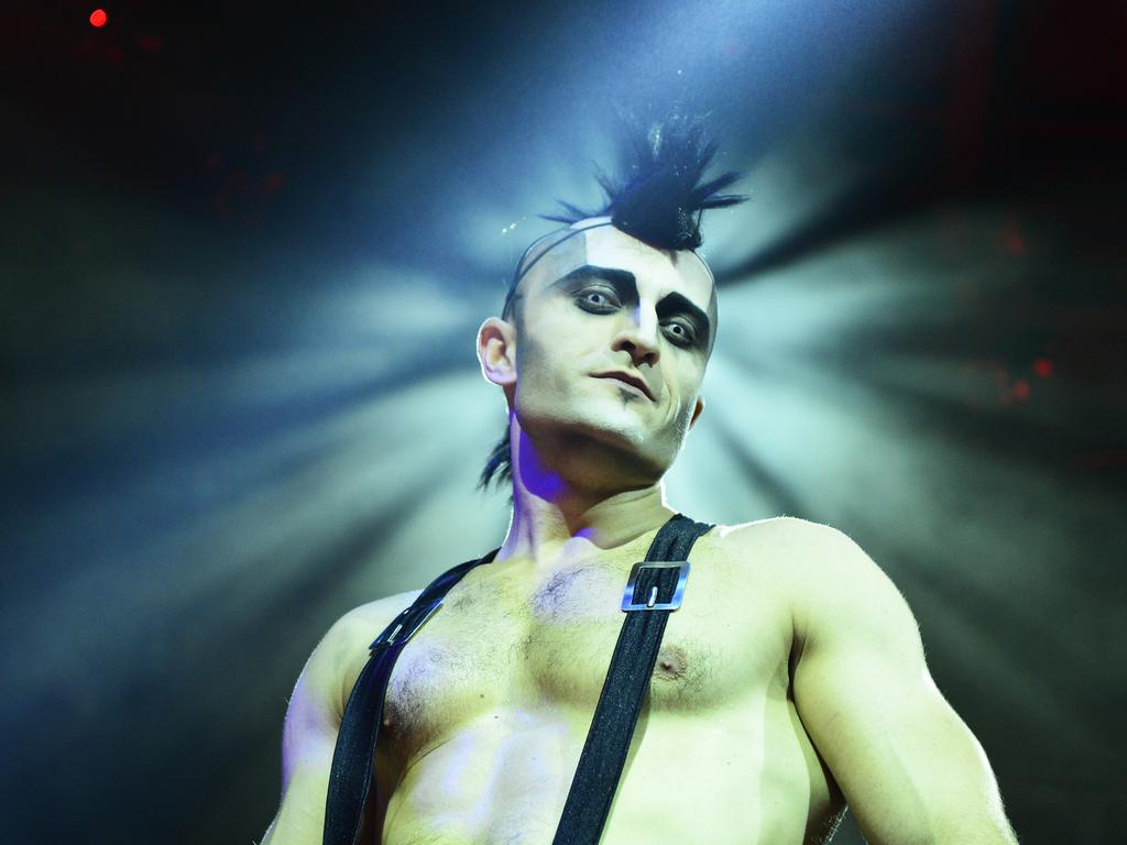 &lt;h2&gt;THE DARK SIDE &lt;/h2&gt;After a sold-out world tour, Le Noir: The Dark Side of Cirque arrives at the Lyric Theatre. See 20 of the greatest circus performers on the planet a specially built circular stage. &lt;b&gt;&lt;a href="http://www.qpac.com.au/event/Le_Noir_14.aspx"&gt;More details&lt;/a&gt;&lt;/b&gt;