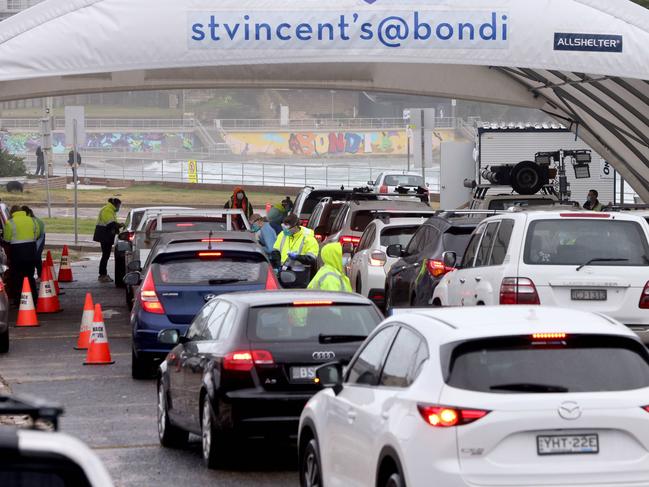 A long queue of cars at an eastern Sydney testing facility on Thursday. Picture: NCA NewsWire / Damian Shaw