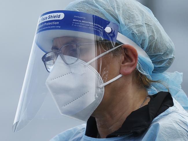 MELBOURNE, AUSTRALIA - NewsWire Photos SEPTEMBER 18, 2020:   Health workers are seen in full PPE at a pop-up COVID19 test site in Clyde, Melbourne, Victoria. Picture: NCA NewsWire / Daniel Pockett