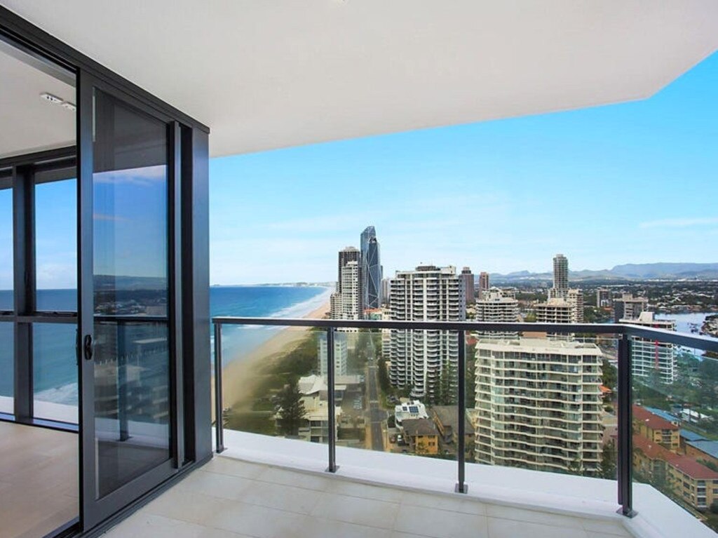 Qld coastal views under $1million July 2021: Surfers Paradise