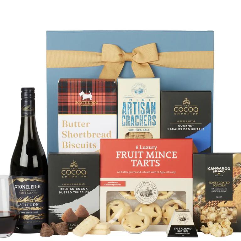 Pinot Noir &amp; Christmas Nibbles Hamper