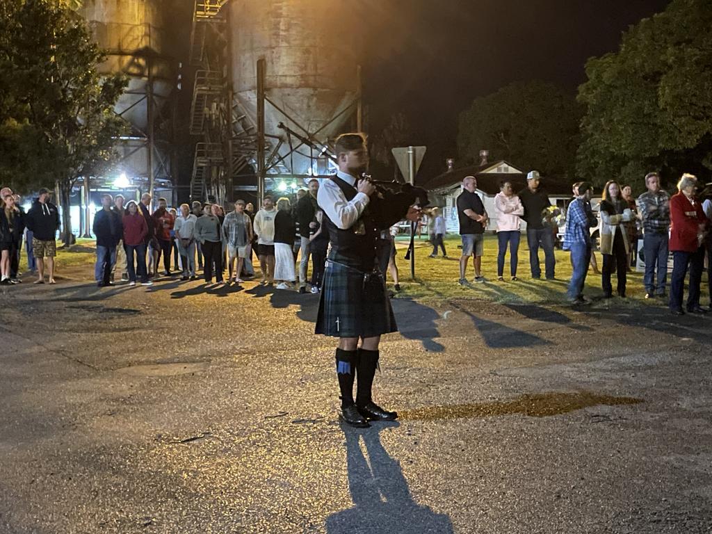 Hundreds gathered at Farleigh Mill just after 5am to join the Farleigh-Northern Beaches RSL sub branch service. Photo: Fergus Gregg