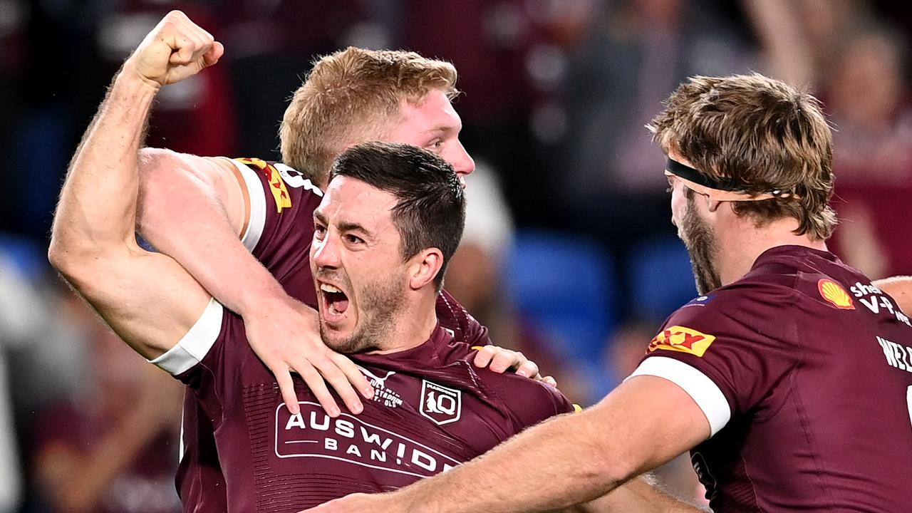 Ben Hunt celebrates a try (Photo by Bradley Kanaris/Getty Images)