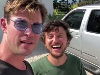 A snapshot of a video showing Chris Hemsworth picking up hitchhiker Scott Hildebrand in Brisbane. Source: Instagram / @chrishemsworth