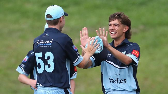 Sam Niumataiwalu playing for Sutherland in the Green Shield.