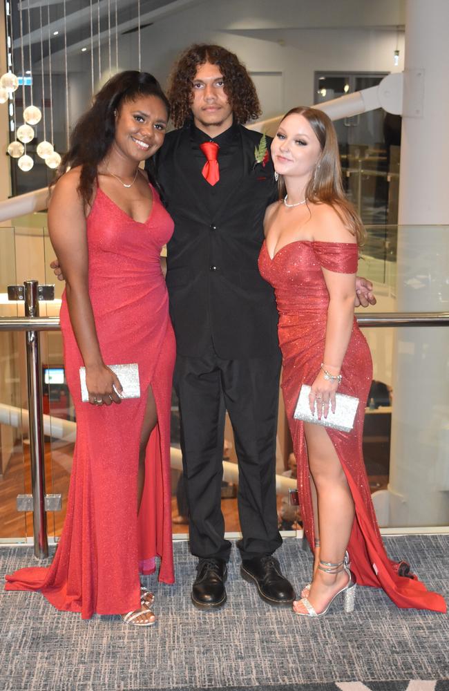 Mananji Fleiter, Nancy Sullivan and Kahlia Plant at the 2022 Nambour State College formal. Picture: Eddie Franklin