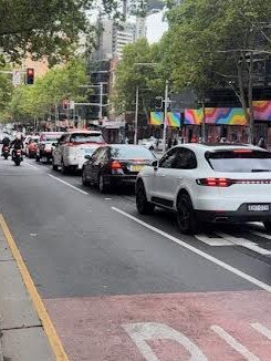 Oxford St traffic going westbound