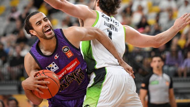 GOLD COAST, AUSTRALIA - SEPTEMBER 11: Xavier Cooks of the Kings drives to the basket during the 2024 NBL Blitz match between Sydney Kings and South East Melbourne Phoenix at Gold Coast Sports and Leisure Centre on September 11, 2024 in Gold Coast, Australia. (Photo by Matt Roberts/Getty Images) *** BESTPIX ***