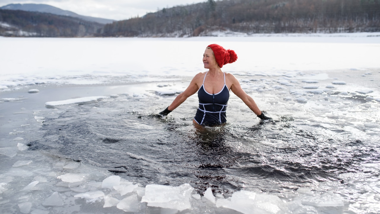 The surprising benefits of ice bath therapy, according to an expert