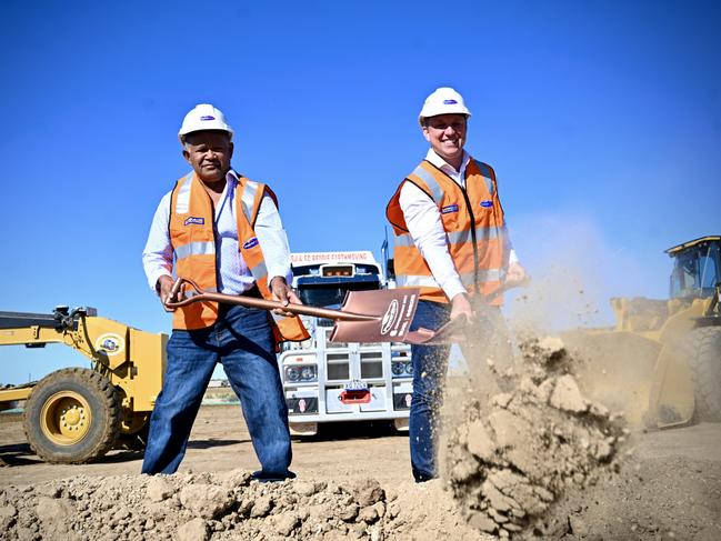 Yirendali traditional owners representative Jim Hill and Queensland Premier Steven Miles at the groundbreaking of the CopperString project at Hughenden.