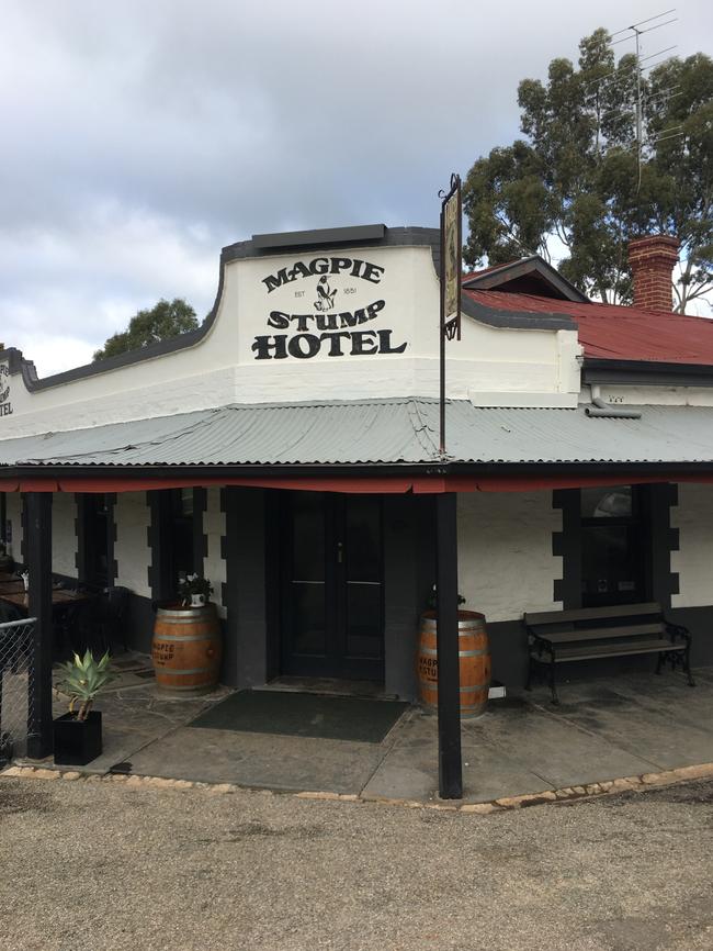 Magpie and Stump, Mintaro.