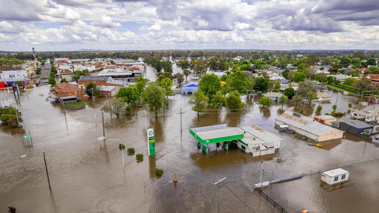 NSW floods: Record flooding in Forbes damages up to 500 homes | NT News