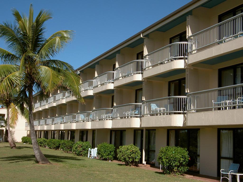 Rydges Capricorn Resort taken in 2005.