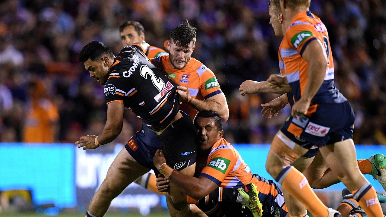 NRL, Newcastle Knights down 22-20 Wests Tigers in a round-seven thriller., The Northern Daily Leader